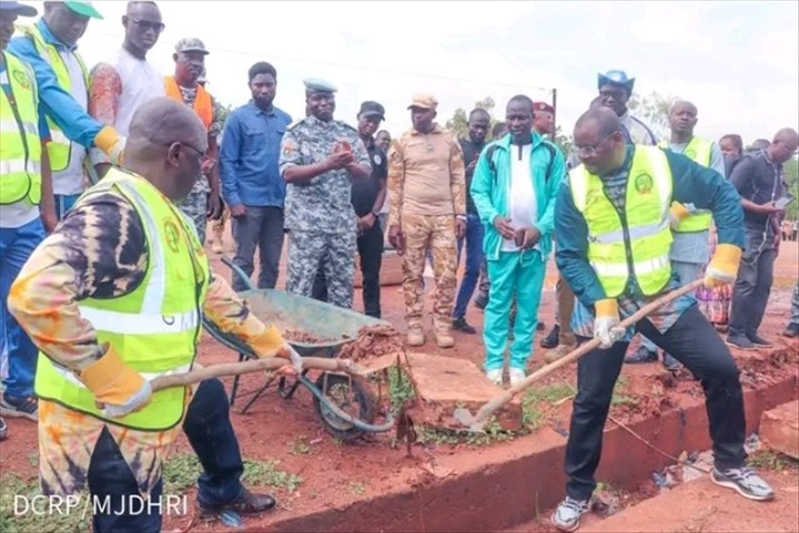 Le Burkina lance un programme de rinsertion pour 500 dtenus :  un mois de travaux, trois mois de peine en moins 