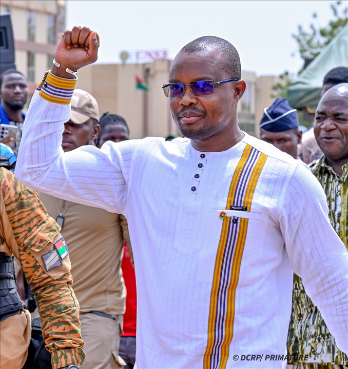 Grande mobilisation 𝐝𝐞 𝐬𝐨𝐮𝐭𝐢𝐞𝐧 𝐚𝐮 𝐏𝐫𝐞́𝐬𝐢𝐝𝐞𝐧𝐭 𝐝𝐮 𝐅𝐚𝐬𝐨 / Le Premier ministre Emmanuel Oudraogo :  1987, ce n`est pas 2025, et nous allons faire corps pour dfendre notre leader 
